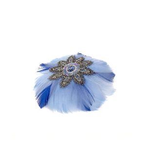 pince en plumes de coq bleu et fleur en guipure