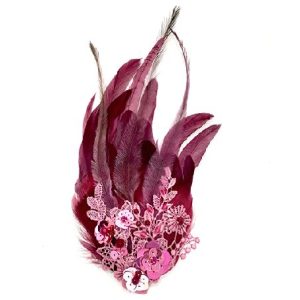 pince en plumes de coq framboises, dentelles, paillettes et perles de verres