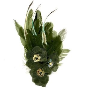 pince en plumes de coq vertes et fleurs en organza