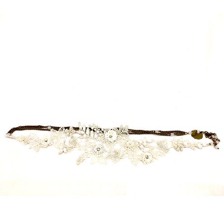 turban en dentelle ivoire, perles de verres et strass swarovski