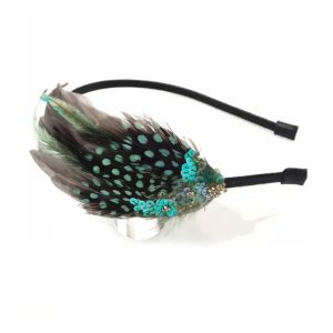serre-tête plumes taupe, plumes de dinde et d’autruches vert d’eau, paillettes et strass