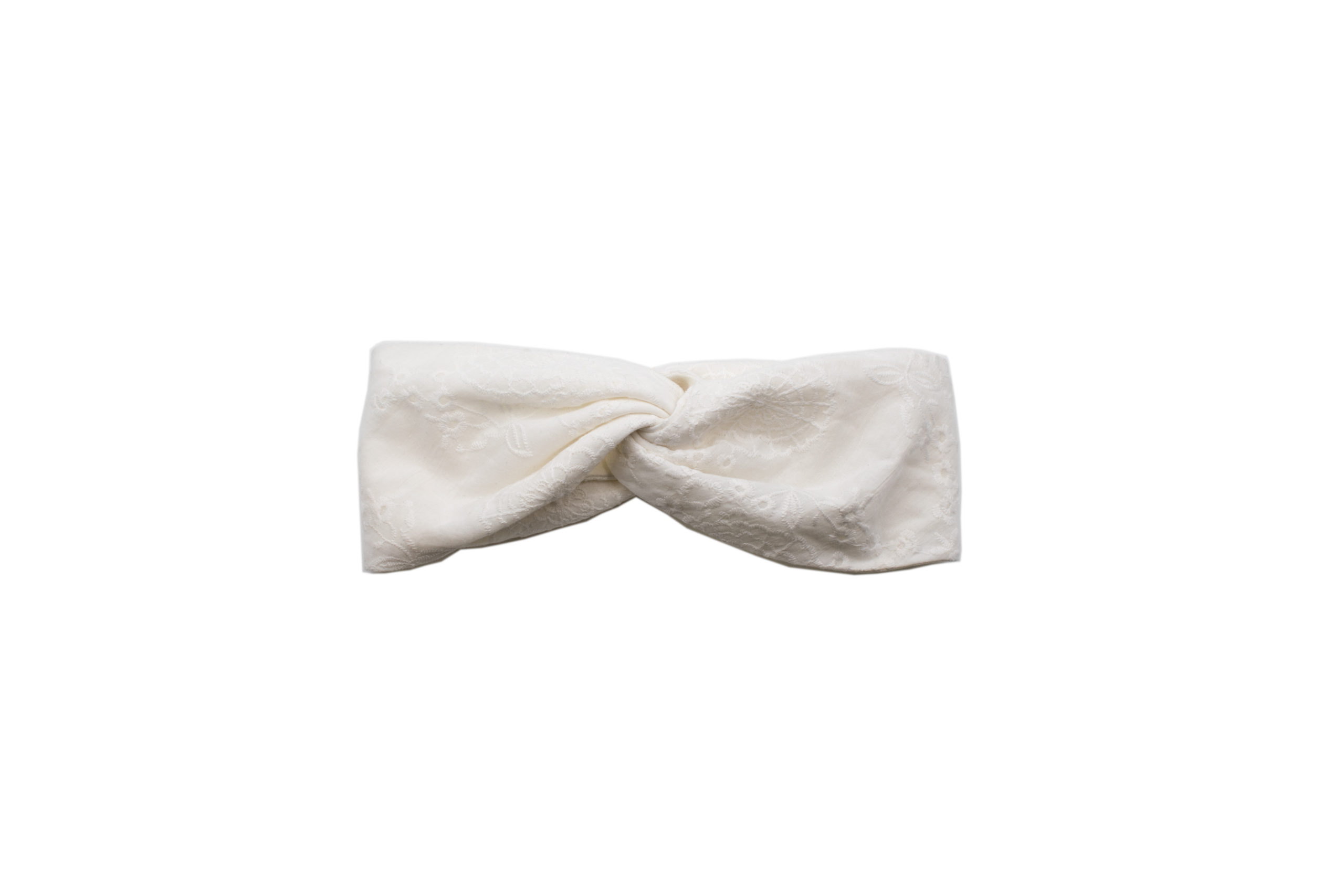 turban blanc avec des Œillets
