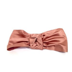 turban en  satin saumon et noeud central