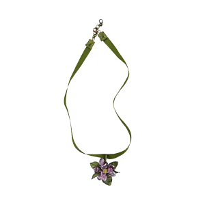 Pendentif « Rose Nattier » et son ruban