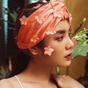 turban noeud satin coloris corail en coton